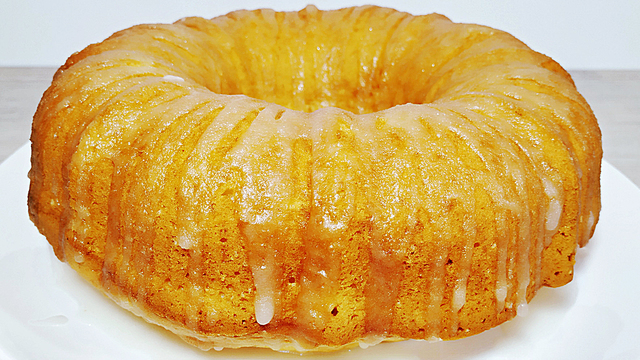 Фото к рецепту: Пирог лимонник за 35 минут