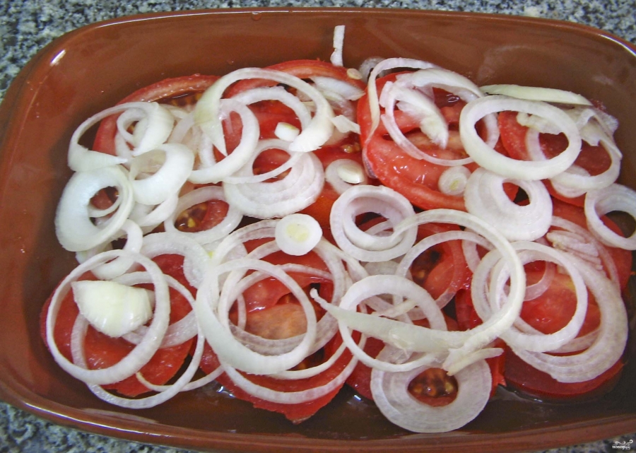 Скумбрия в духовке с помидорами - фото шаг 2
