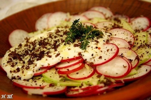 Фото к рецепту: Салат из редиса и яблока
