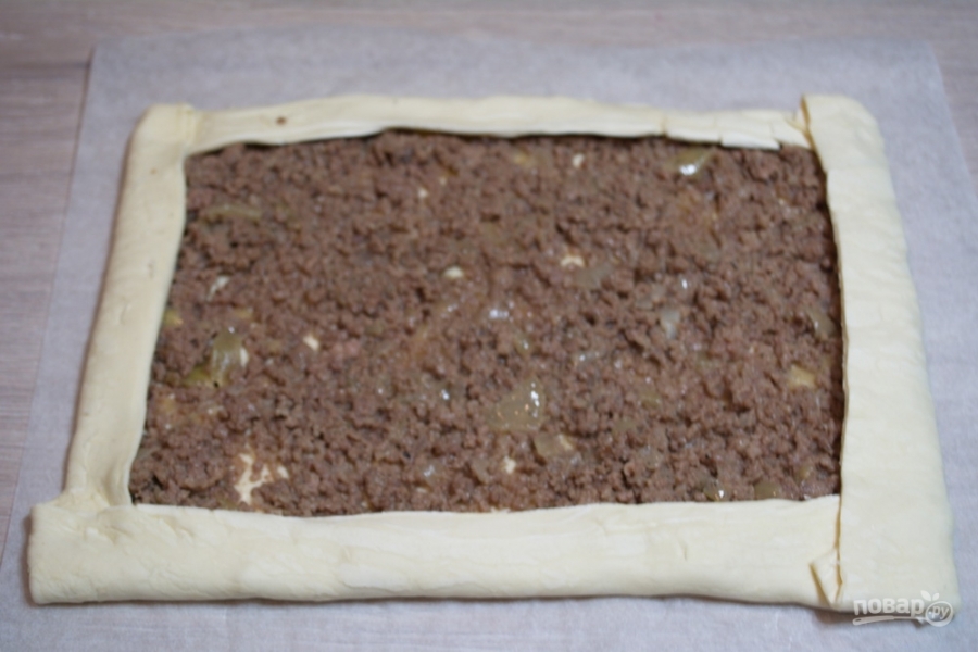 Пирог из слоеного бездрожжевого теста с фаршем - фото шаг 6