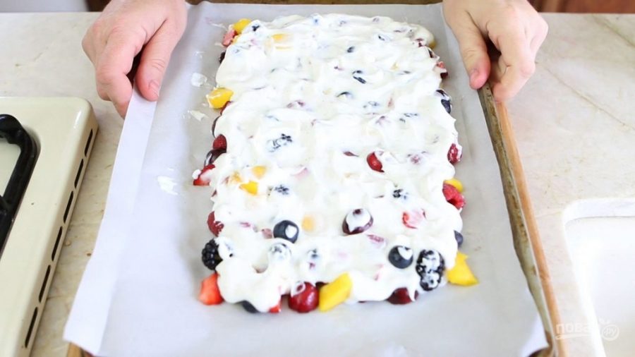 Замороженный йогурт и ягоды - фото шаг 4
