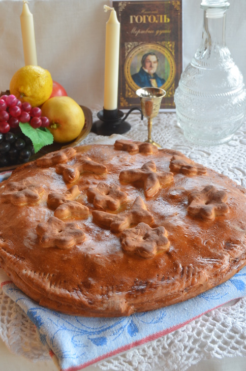 Пресный пирог с яйцом и луком для павла ивановича чичикова.