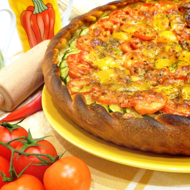 Фото к рецепту: Пицца тыквенная с овощами