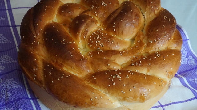 Фото к рецепту: Пышный быстрый сдобный хлеб погача