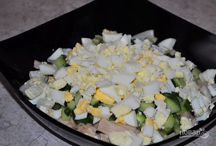 Салат с консервированными кальмарами - фото шаг 3