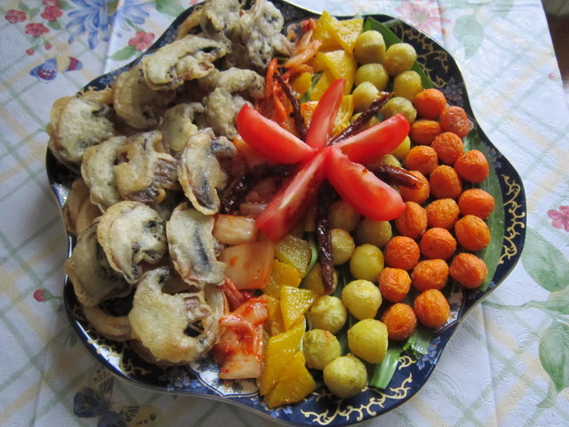 Фото к рецепту: Овощной салат с темпура