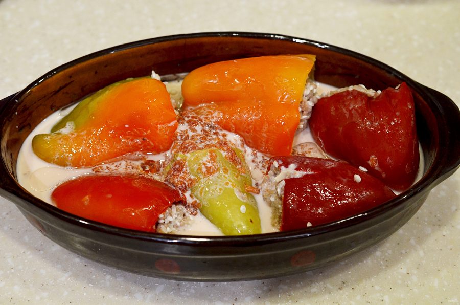 Фаршированные перцы в томатном соусе - фото шаг 6