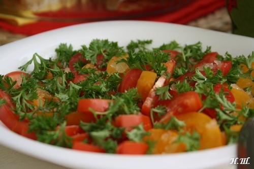 Фото к рецепту: Салат томаты с чесноком .