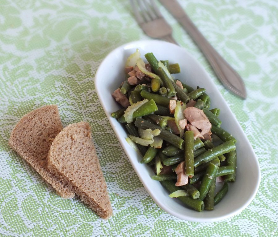Зеленый салат с печенью трески - фото шаг 5