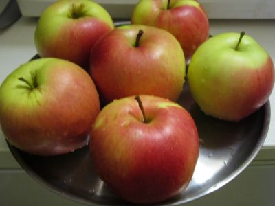 Тушеные яблоки - фото шаг 1