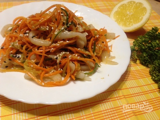 Салат с кальмарами и корейской морковью - фото шаг 8