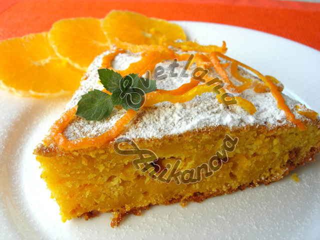 Фото к рецепту: Морковно-апельсиновый пирог краски осени 