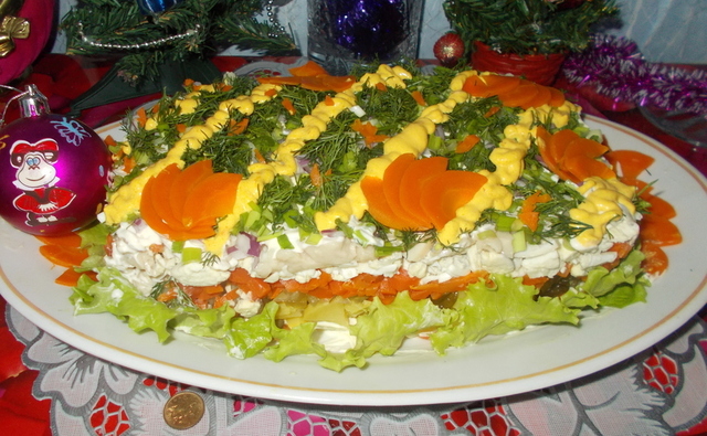 Фото к рецепту: Салат с печенью трески 