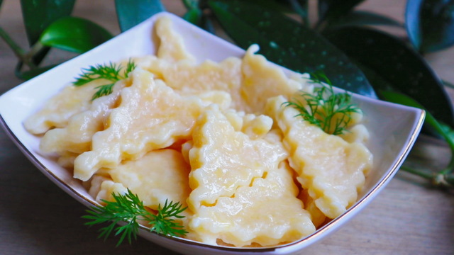 Фото к рецепту: Ленивые вареники с сыром