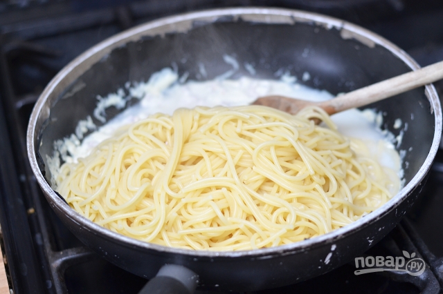 Спагетти с беконом и сливками - фото шаг 4