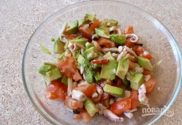 Салат с авокадо и морепродуктами - фото шаг 2
