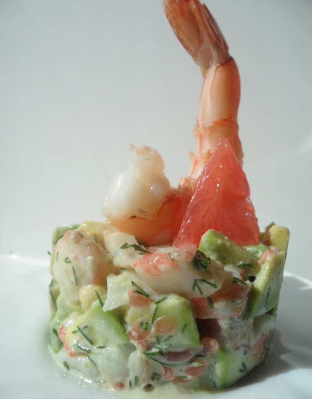 Фото к рецепту: Лёгкий салат экзотика (фм легкий салат - минус пару сантиметров к лету )