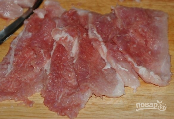 Запеченная свинина со сливочно-грибным соусом - фото шаг 1