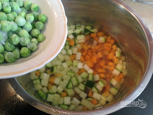 Картофельно-рыбные котлеты с овощами в духовке - фото шаг 2