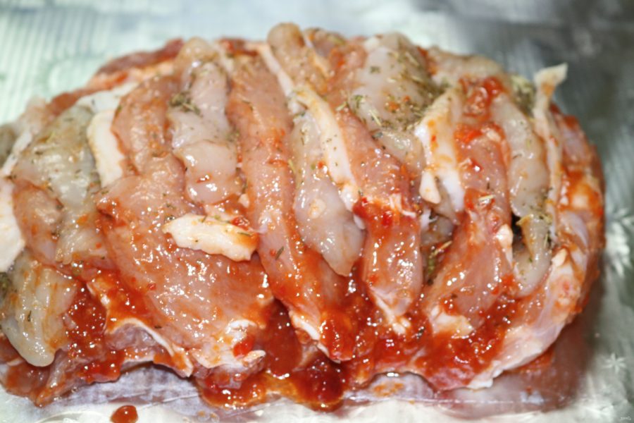 Мясо, запечённое гармошкой - фото шаг 9