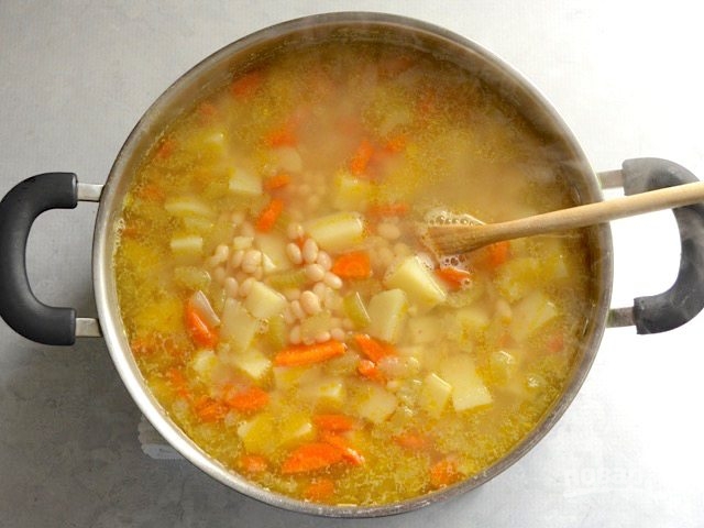 Суп с белой фасолью и беконом - фото шаг 7