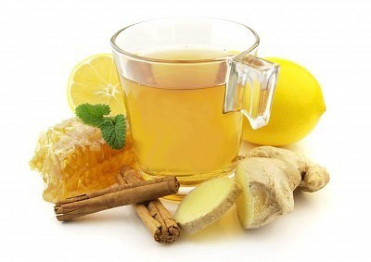 Имбирный чай с мёдом, лимоном и корицей