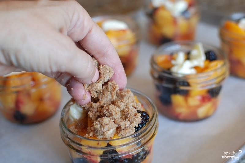 Десерт из персиков и ежевики - фото шаг 10