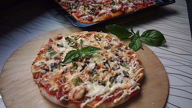 Фото к рецепту: Пицца - базиллико. в пиццерию больше не хожу 