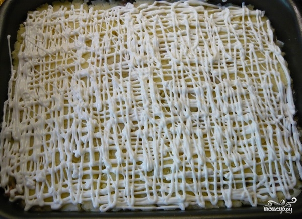 Картофельная запеканка с тушенкой в духовке - фото шаг 9