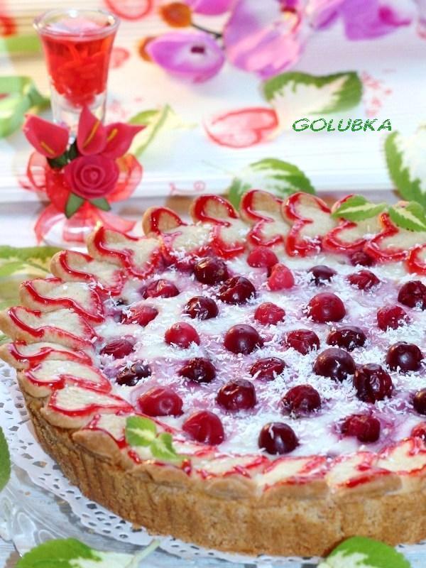 Фото к рецепту: пирог с ягодно ванильным кремом
