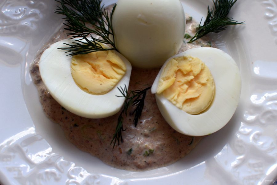 Яйца под соусом из тунца - фото шаг 5