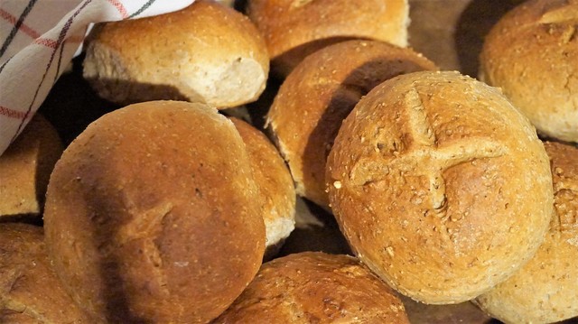 Фото к рецепту: Ржаные хлебные булочки