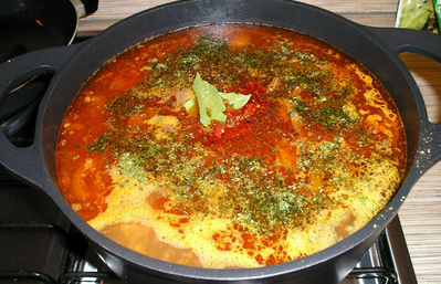 Суп из говядины с томатной пастой - фото шаг 7
