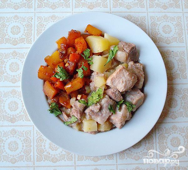Свинина тушеная с картофелем, тыквой и морковью - фото шаг 5