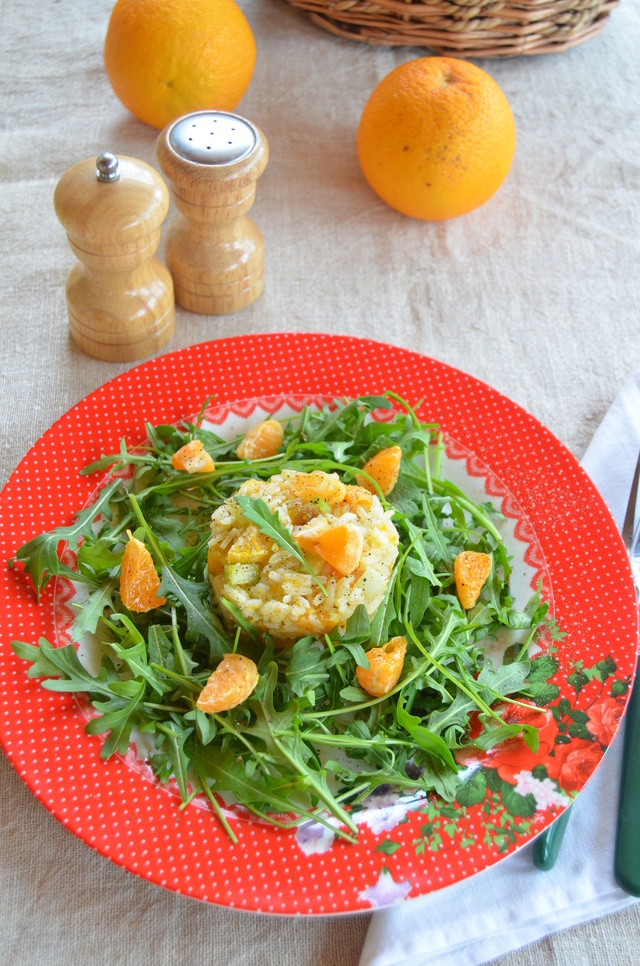 Фото к рецепту: Рисовый салат с печеной тыквой и мандаринами