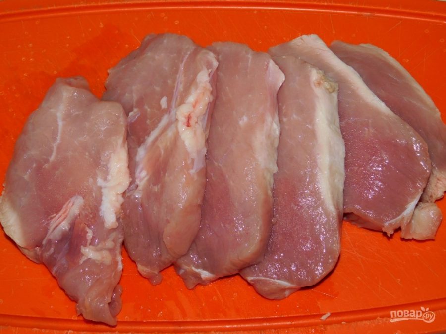 Свиная корейка в соевом соусе с чесноком - фото шаг 1