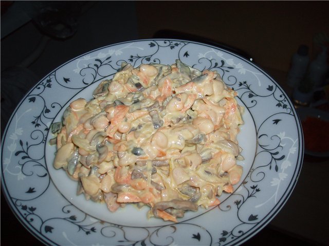 Фото к рецепту: Грибной салат
