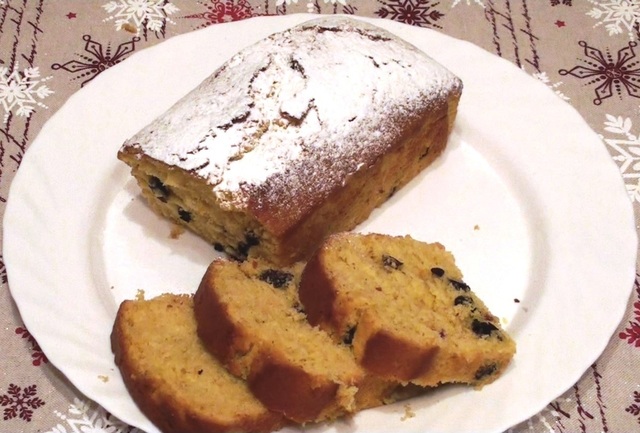 Фото к рецепту: Мандариновый кекс-пирог с изюмом