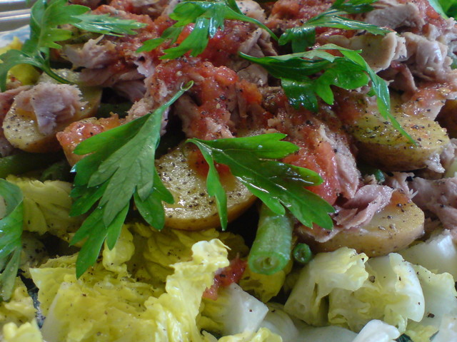 Фото к рецепту: Ensalada de verano/салат из зелёной фасоли,картофеля и тунца