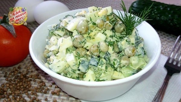 Фото к рецепту: Простой салат «выручалочка» 