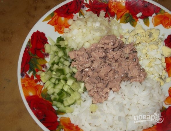Салат из печени трески с рисом - фото шаг 6