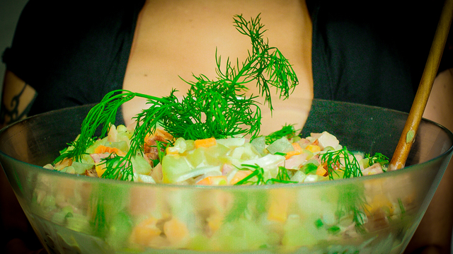 Фото к рецепту: Салат оливье