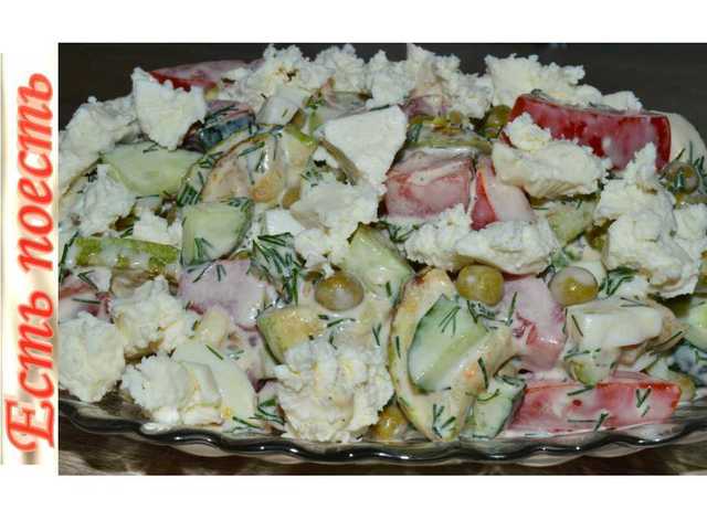 Фото к рецепту: Салат с жареными кабачками и сыром