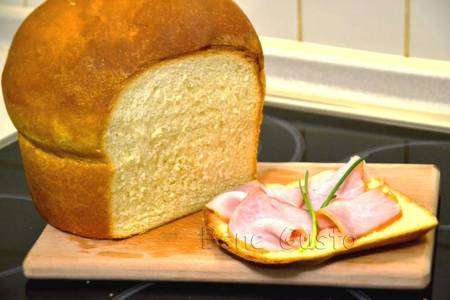 Фото к рецепту: Домашний хлеб на живых дрожжах