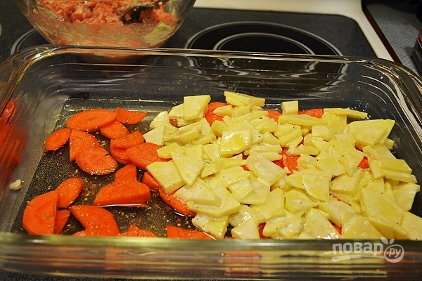 Красная рыба с овощами в духовке - фото шаг 5