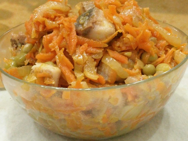 Фото к рецепту: Салат - закуска из селедки. литовский салат.