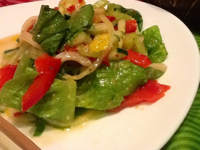 Фото к рецепту: ям плы пак салат с кальмаром по-тайски
