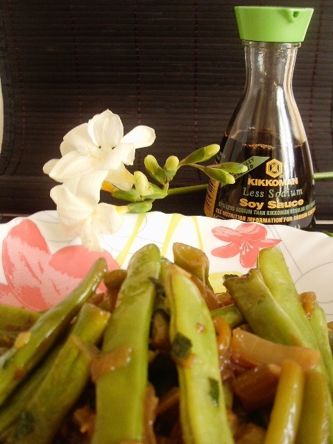 Фото к рецепту: Салат из стручковой фасоли «зеленый дракон».