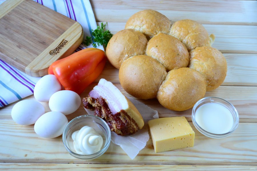 Сырные булочки с яйцом и беконом - фото шаг 1