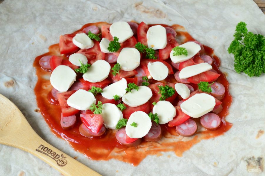 Пицца в лаваше на сковороде - фото шаг 4